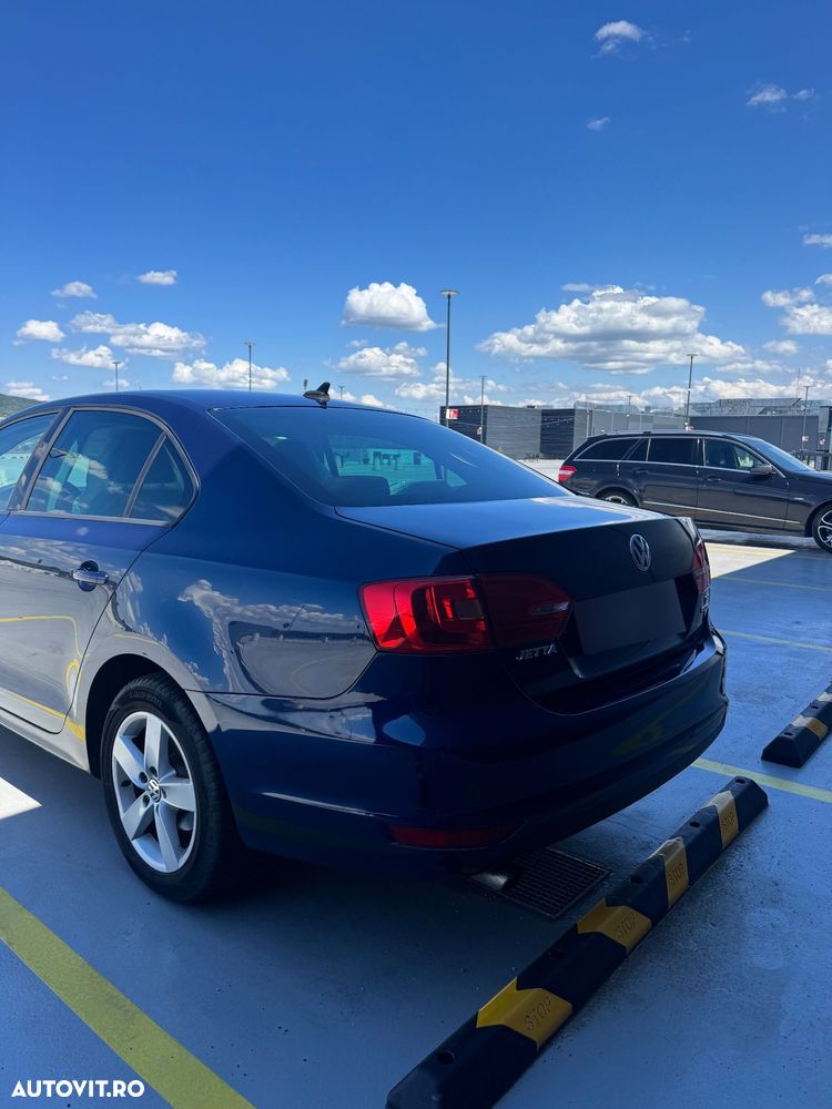 Volkswagen Jetta 1.2 TSI Comfortline - 4