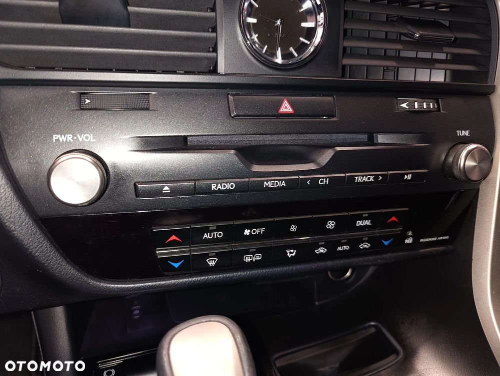 Lexus RX - 12