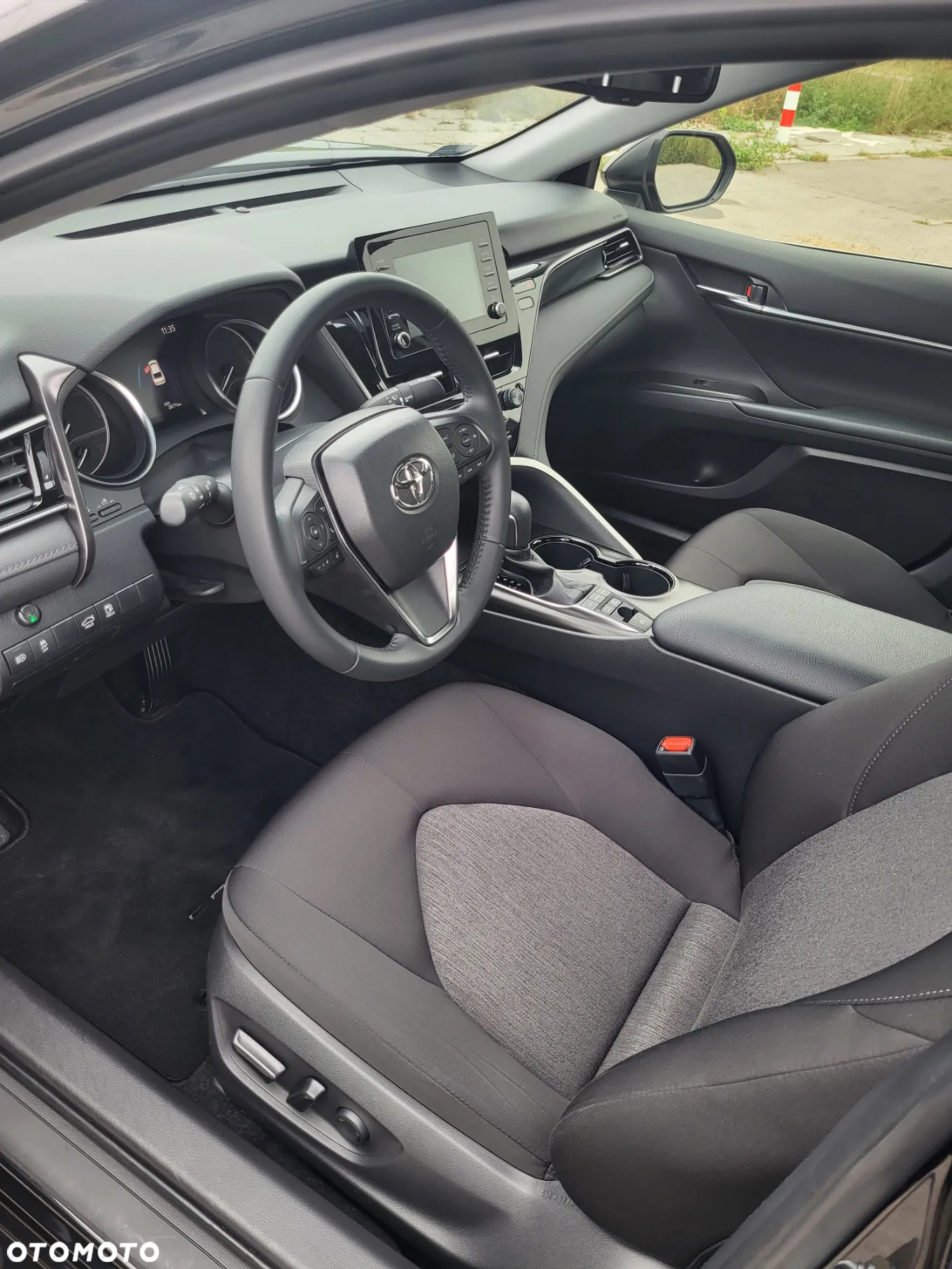 Toyota Camry 2.5 Hybrid Comfort CVT - 18
