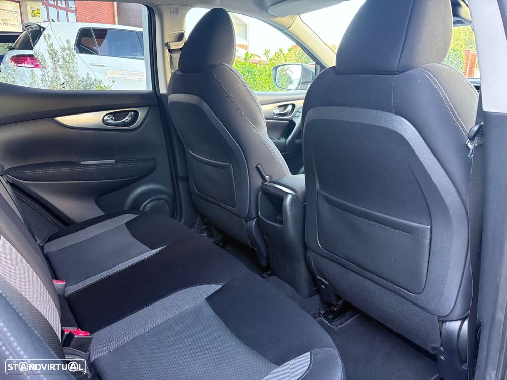 Nissan Qashqai 1.2 DIG-T N-Connecta 18 - 52