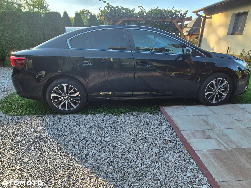 Toyota Avensis 1.8 Premium - 15