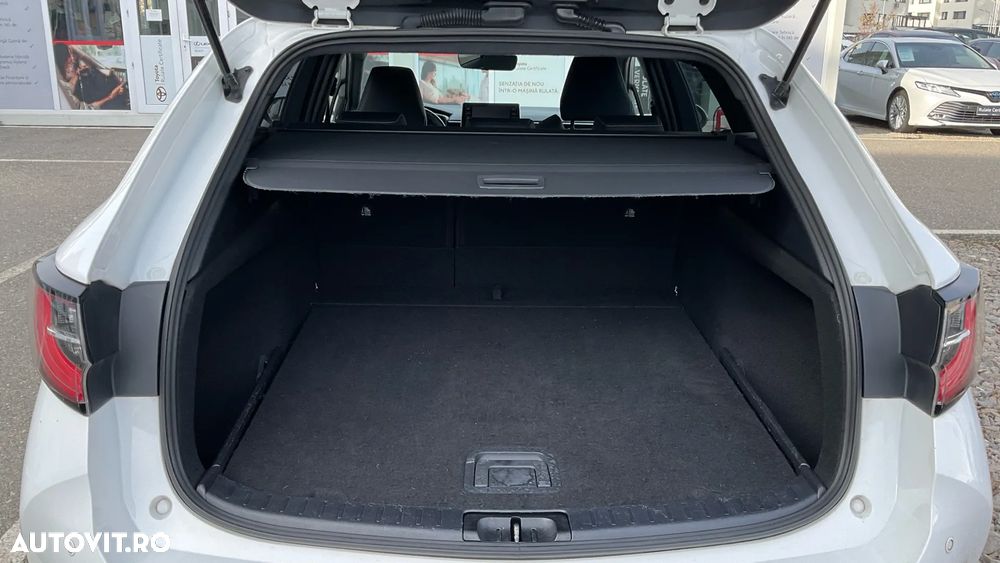 Toyota Corolla 1.8 Hybrid Touring Sports - 11