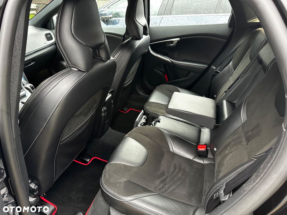 Volvo V40 D2 Drive-E R-Design Kinetic - 27