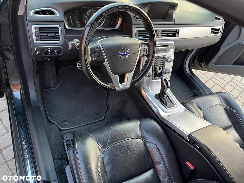 Volvo V70 D3 Geartronic Black Edition - 14