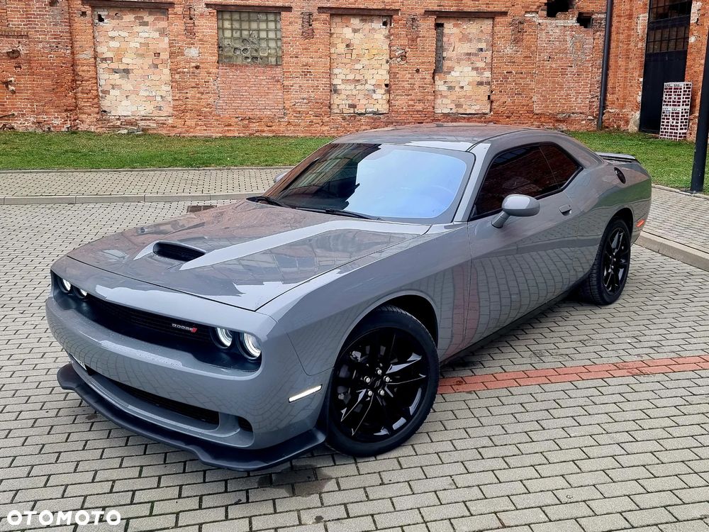 Dodge Challenger - 1