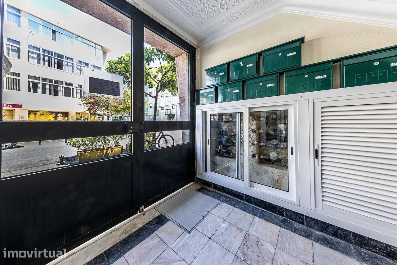 Prédio em propriedade Total - Rua da Guiné - Grande imagem: 5/40