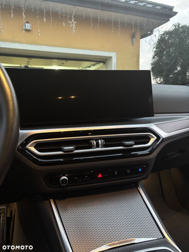 BMW Seria 3 330i xDrive - 36