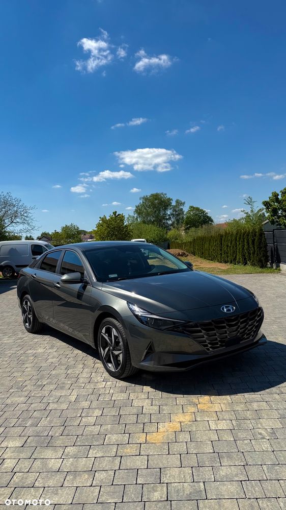 Hyundai Elantra 1.6 Executive CVT - 21