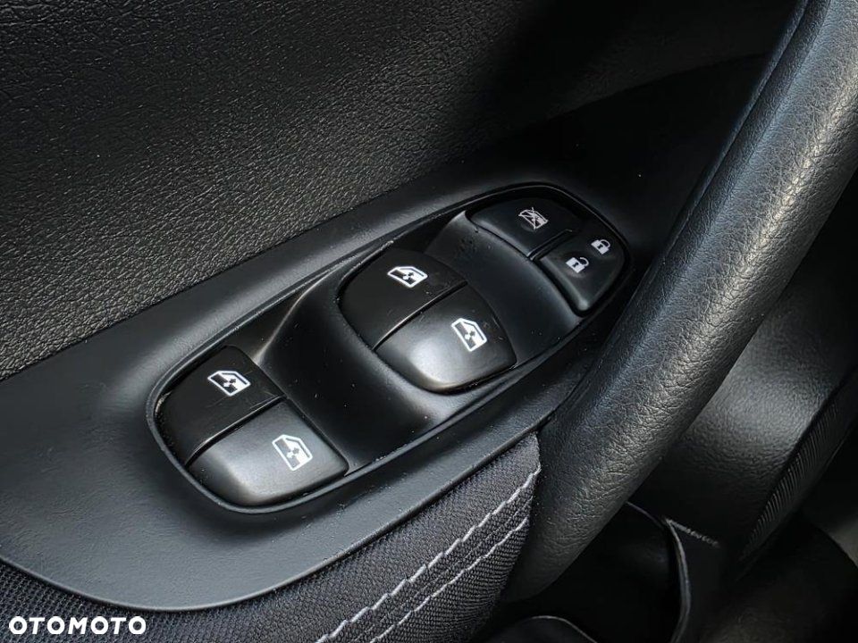 Nissan Qashqai - 32