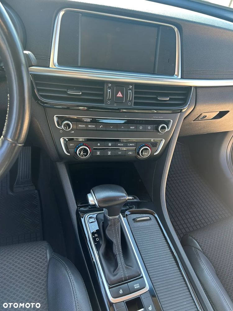 Kia Optima - 16