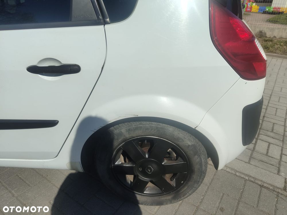 Renault Scenic 1.9 dCi FAP Conquest - 6