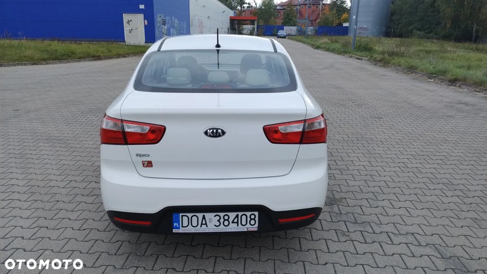 Kia Rio 1.2 M - 8