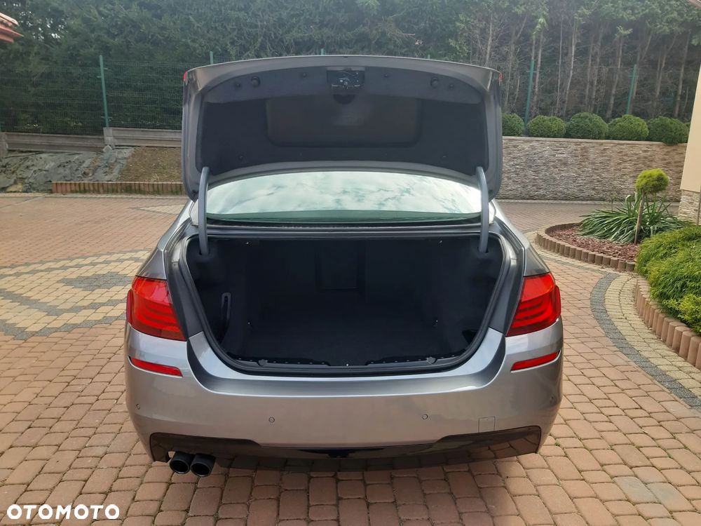 BMW Seria 5 520i Sport-Aut - 38