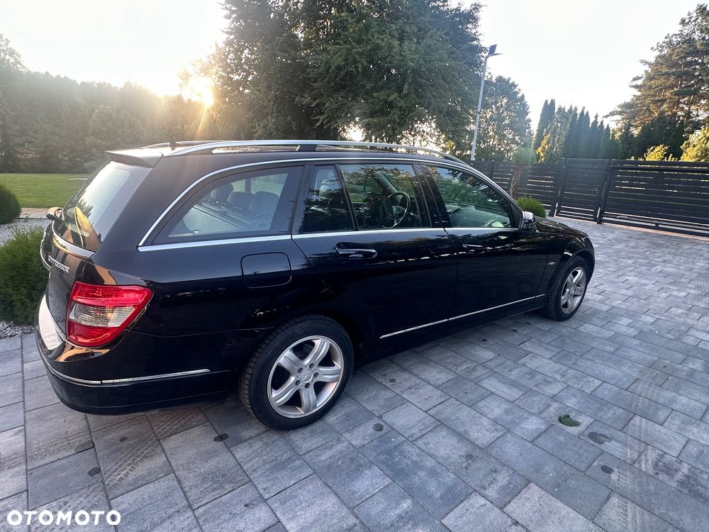 Mercedes-Benz Klasa C 180 K BlueEff Elegance - 24