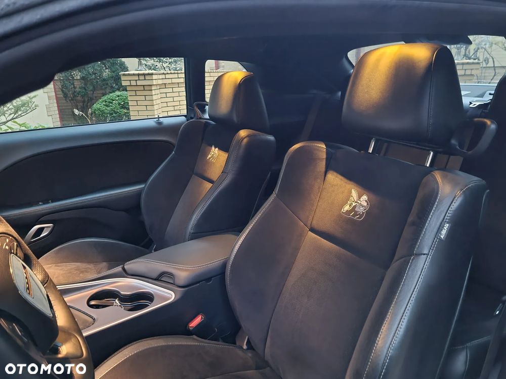 Dodge Challenger 6.4 Scat Pack - 10