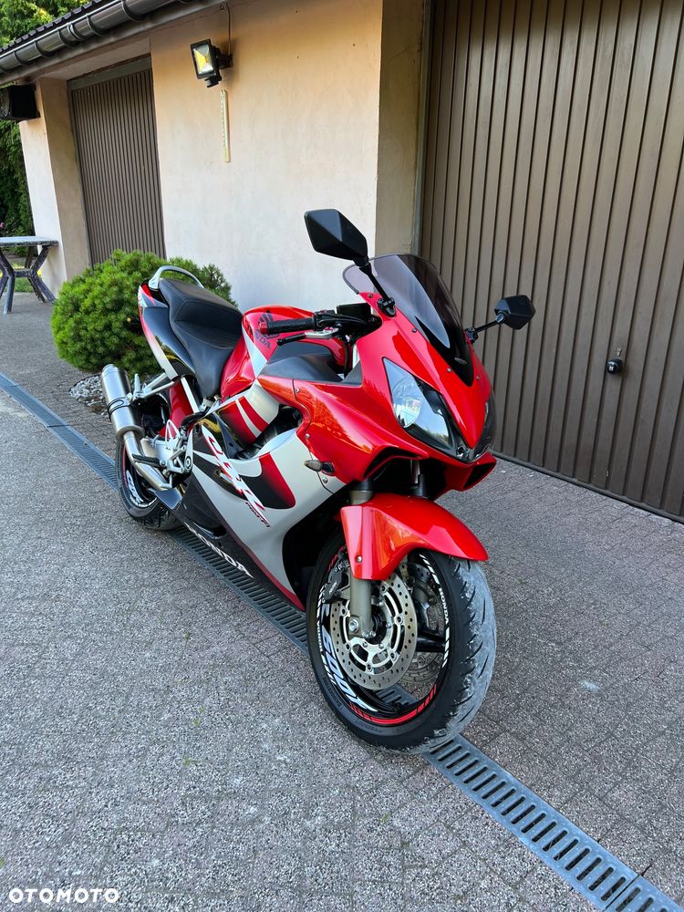 Honda CBR - 9