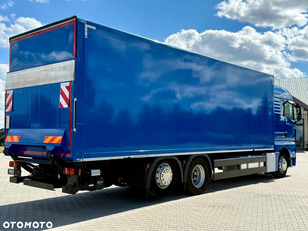 MAN TGX 26.420 / KONTENER / WINDA / 8.5 M DŁUGOŚCI / 21 EUROPALET / 6x2 / 3 OŚ PODNOSZONA I SKRĘTNA / ŁADOWNOŚĆ 14 415 KG / 2018 ROK / Z NIEMIEC - 4