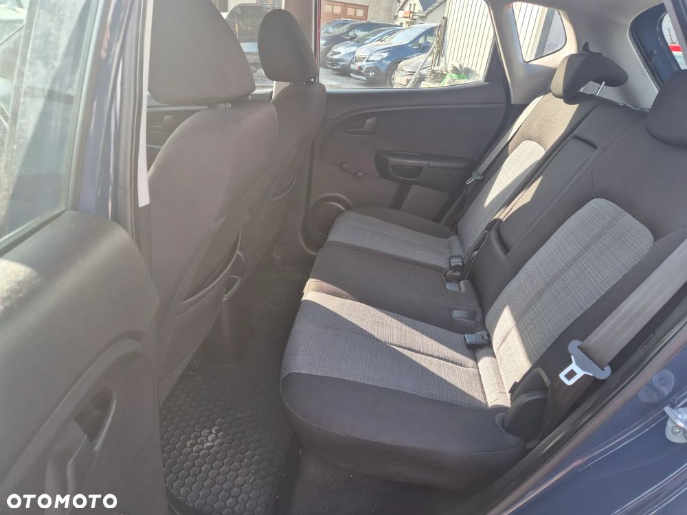 Kia Venga 1.4 L - 12