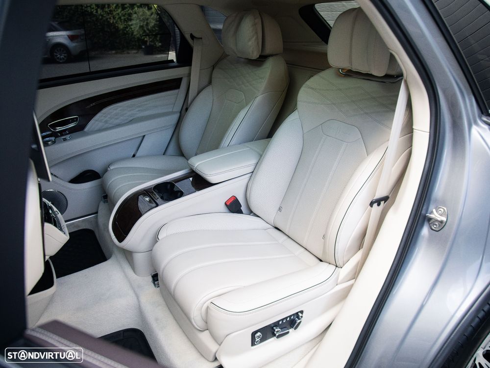 Bentley Bentayga EWB V8 Azure - 30