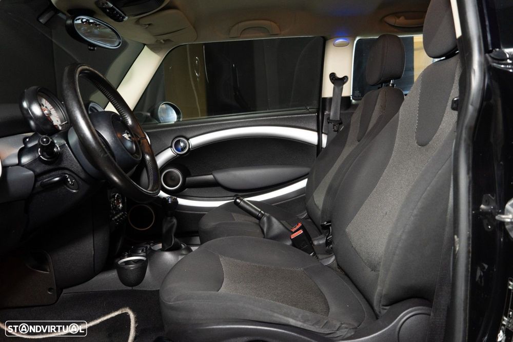 MINI 3 Portas One D - 22