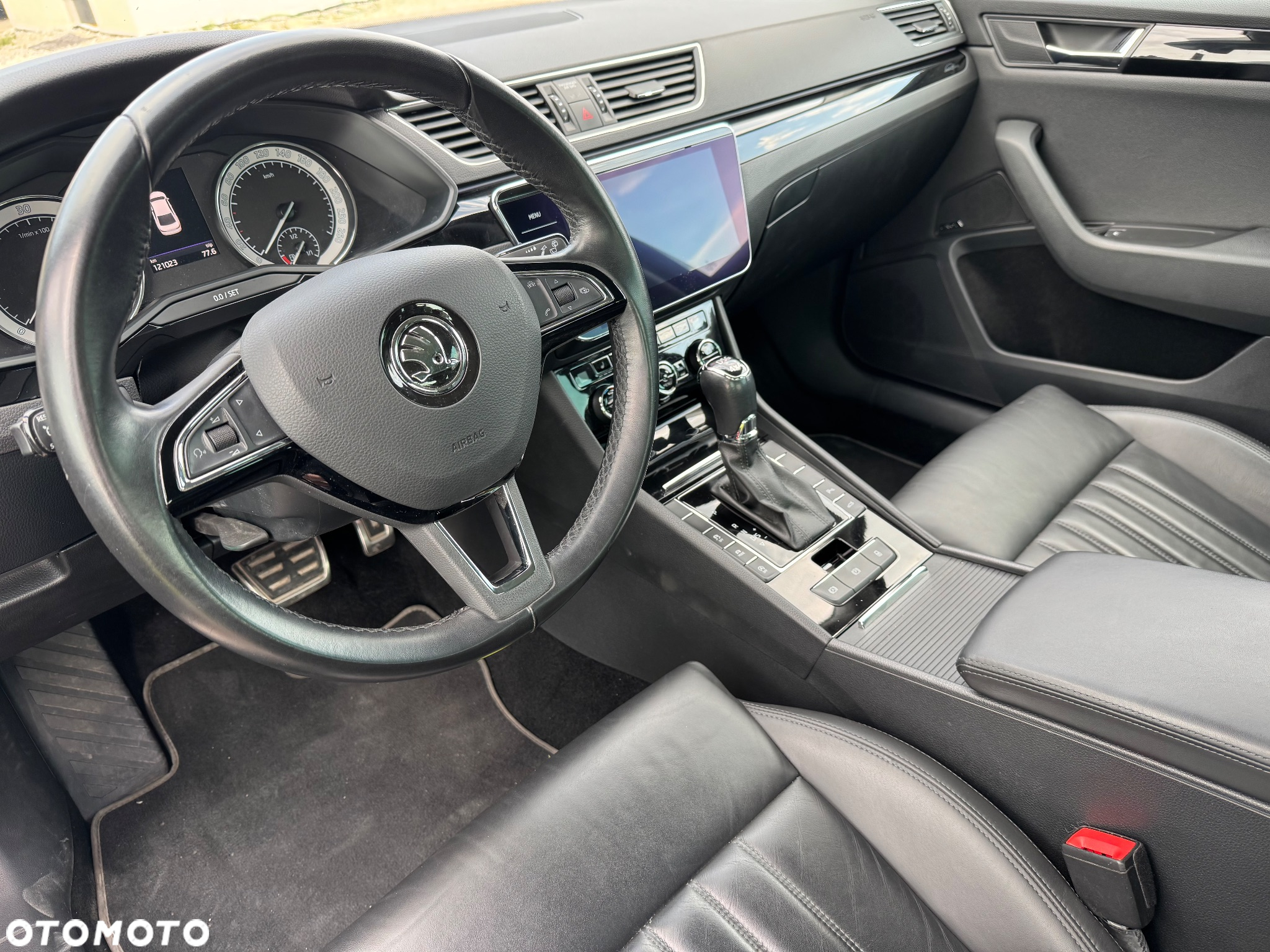 Skoda Superb 2.0 TDI 4x4 L&K DSG - 21