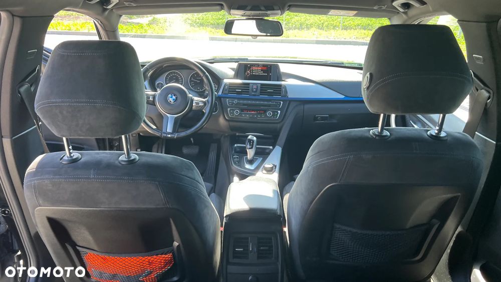 BMW Seria 3 325d M Sport - 29