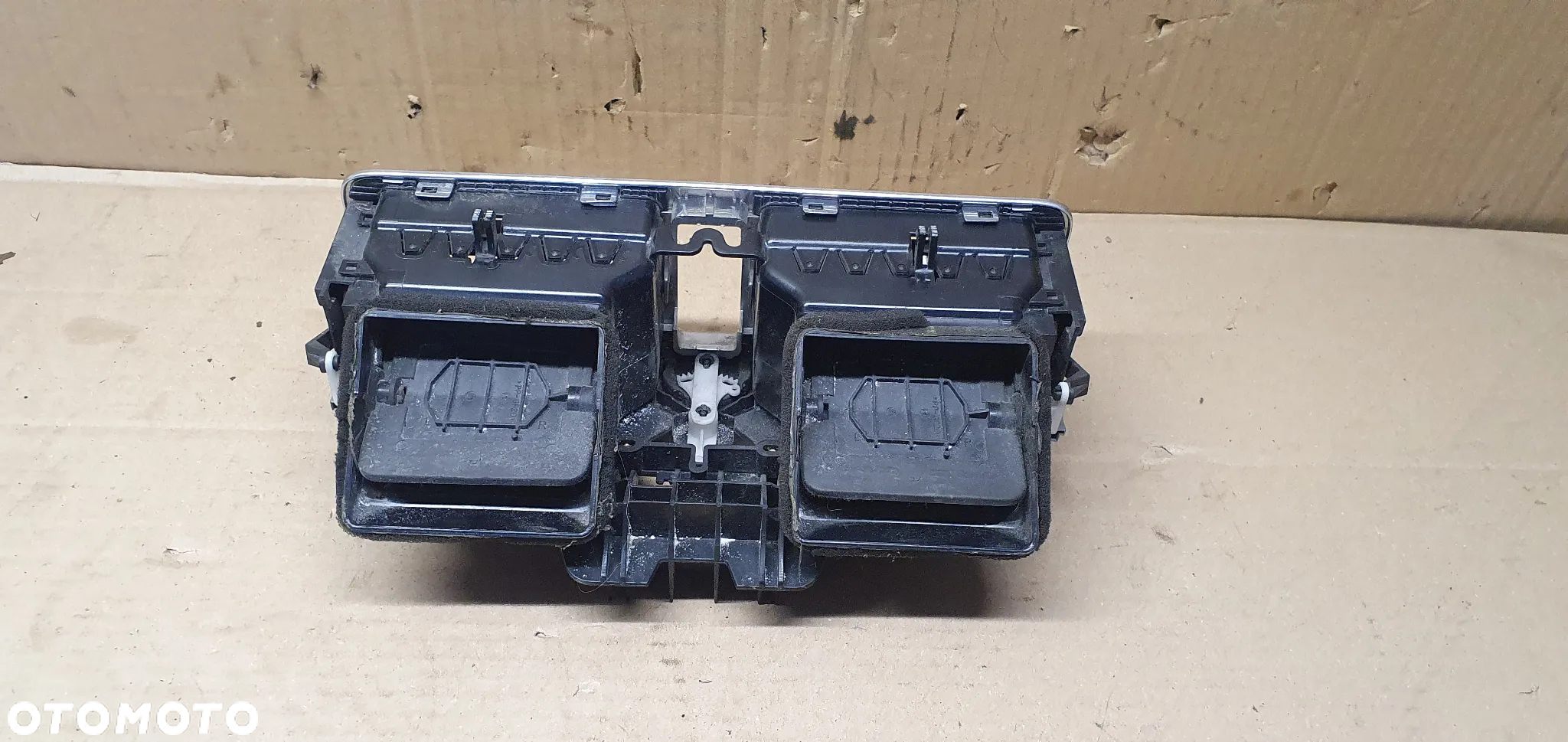 Kratka nawiewu środkowa Range Rover Vogue L322 JBD000022PUY - 4