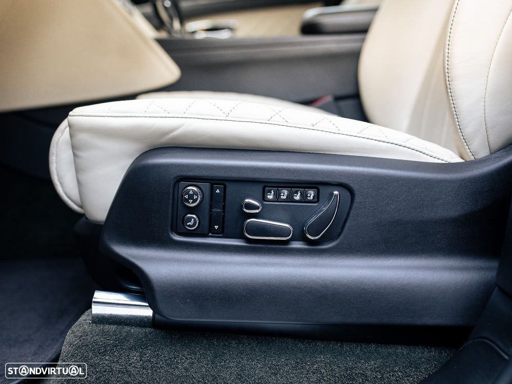 Bentley Bentayga W12 Mulliner - 18