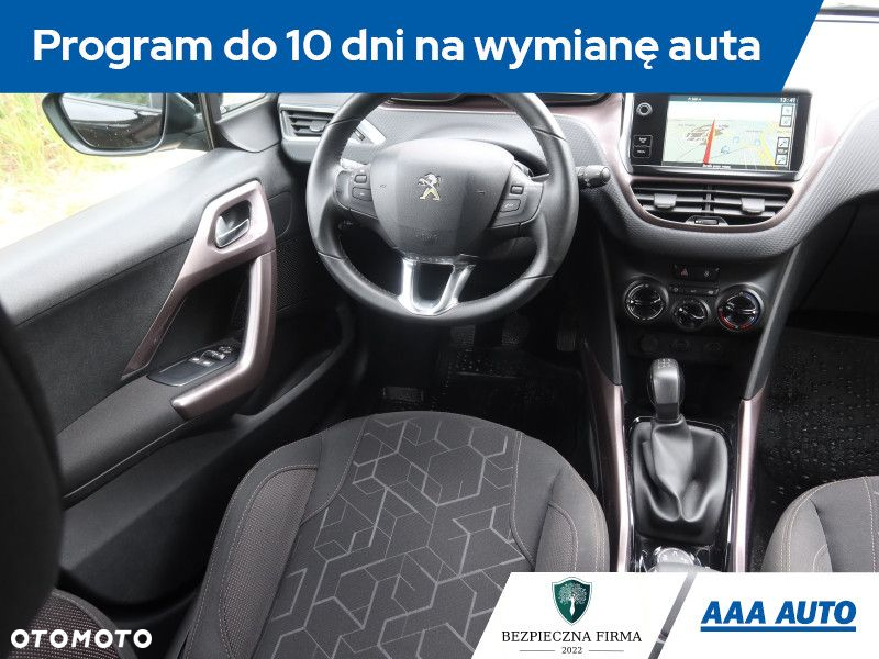 Peugeot 2008 - 8