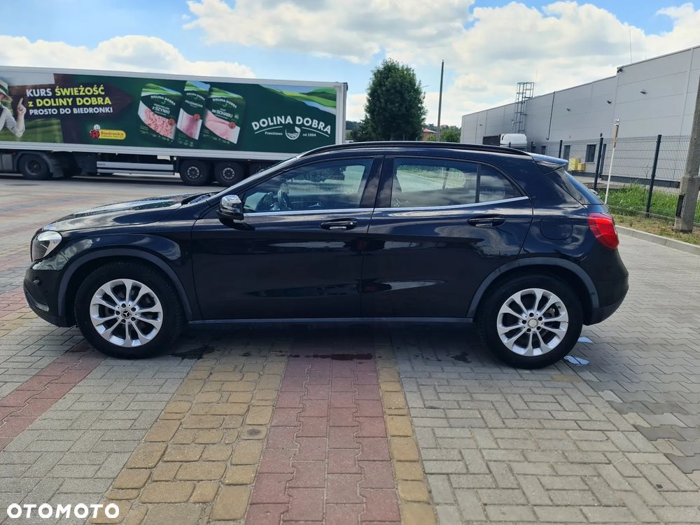 Mercedes-Benz GLA - 12