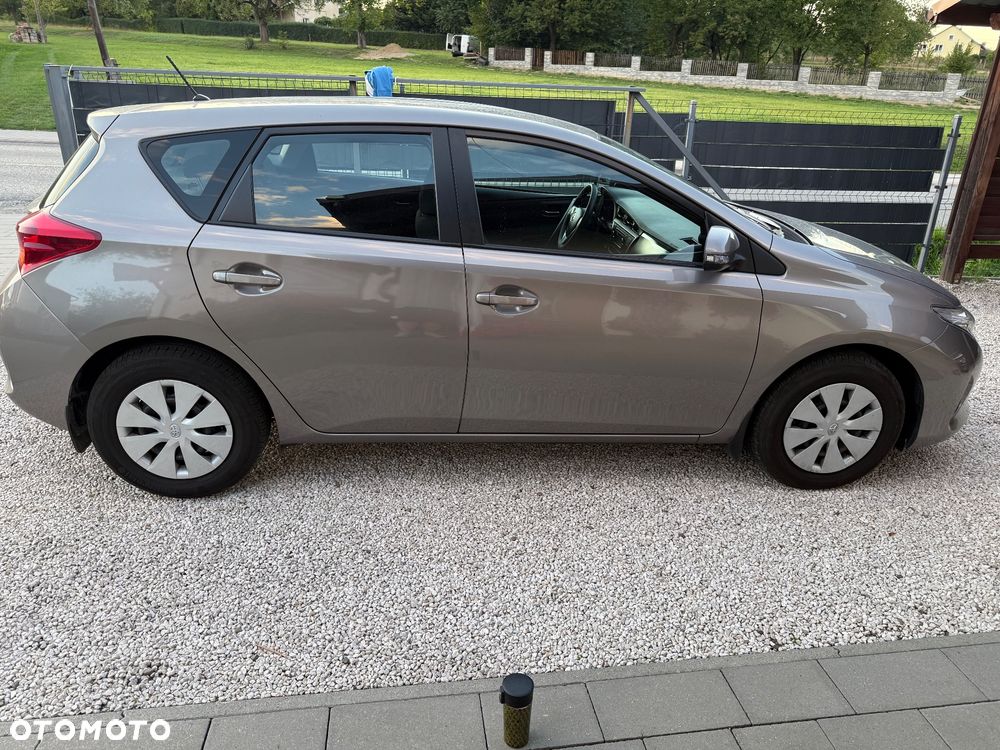 Toyota Auris - 5