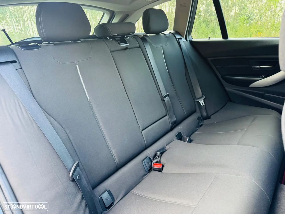 BMW 318 d Sport Line - 39