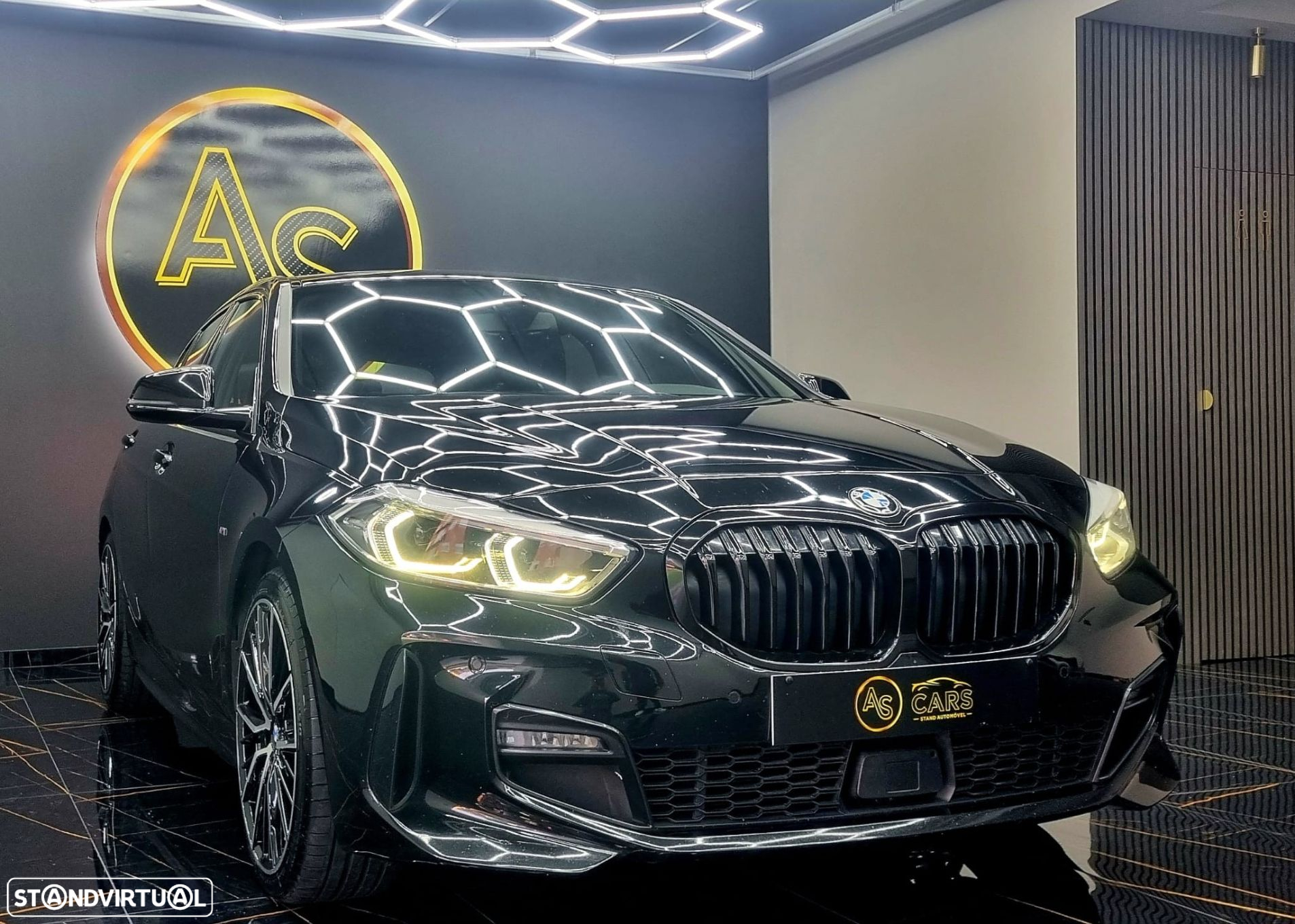 BMW 118 d Pack Desportivo M - 17