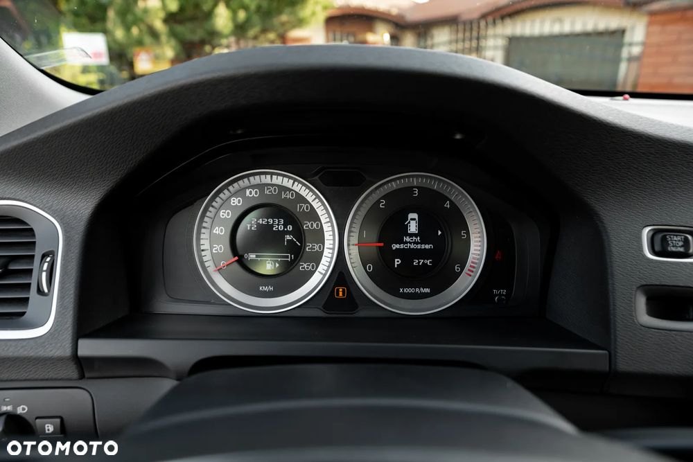 Volvo V60 D3 Geartronic Momentum - 29