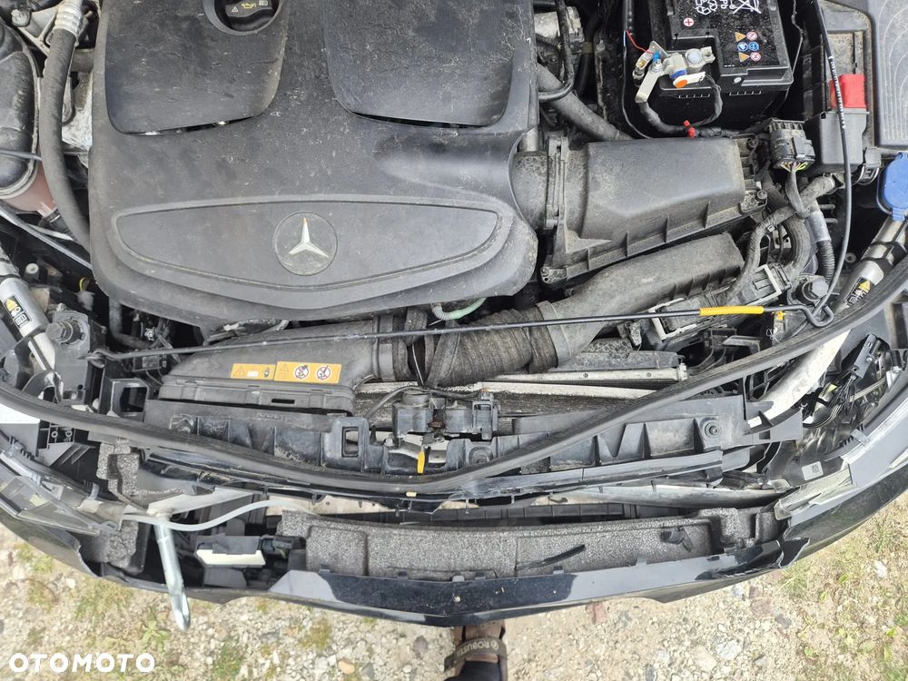 Mercedes-Benz CLA 200 AMG Line - 23