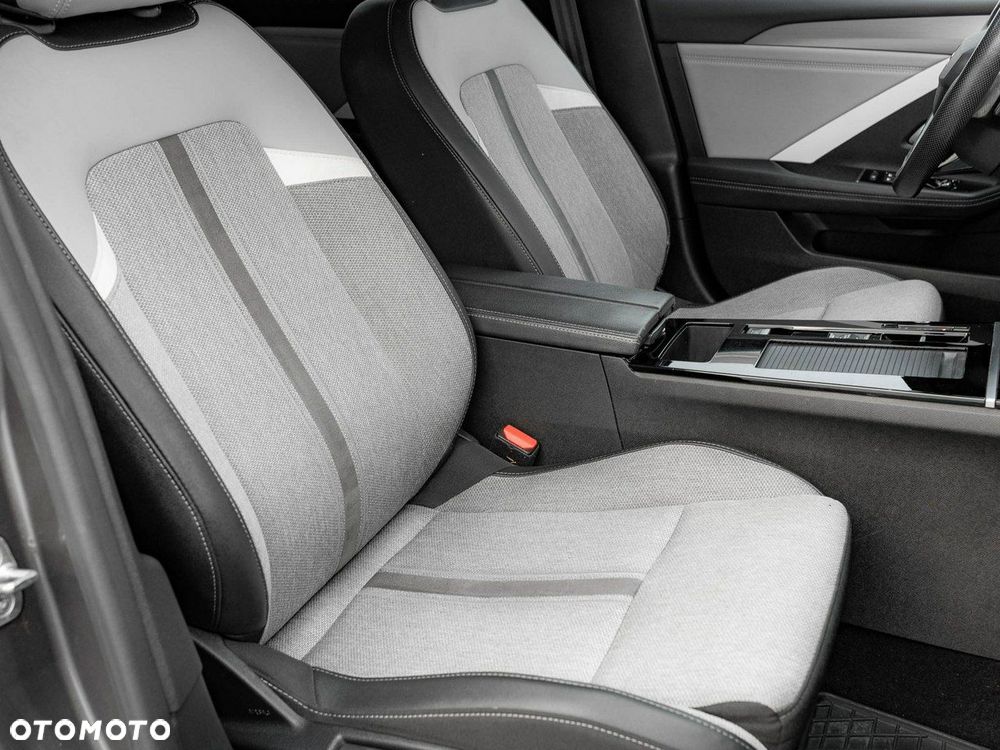 Opel Astra 1.2 T Elegance S&S - 32