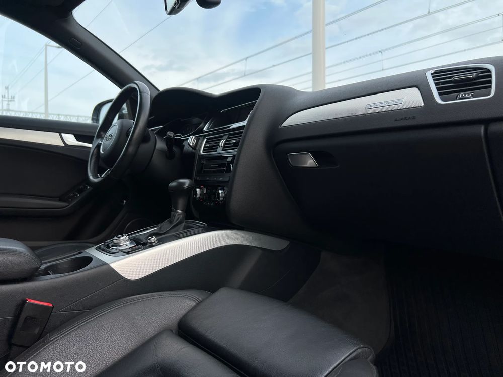 Audi A4 Avant 2.0 TDI DPF clean diesel quattro S tronic S line Sportpaket - 9