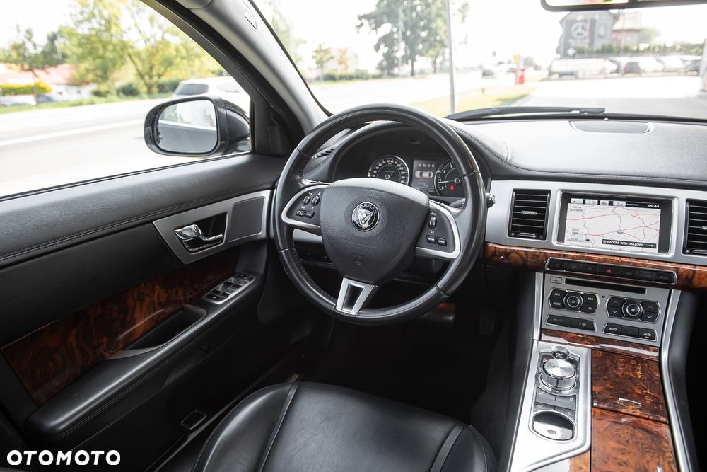 Jaguar XF 3.0 V6 Kompressor AWD - 17