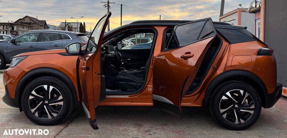 Peugeot 2008 PureTech 130 EAT8 GT Pack - 28