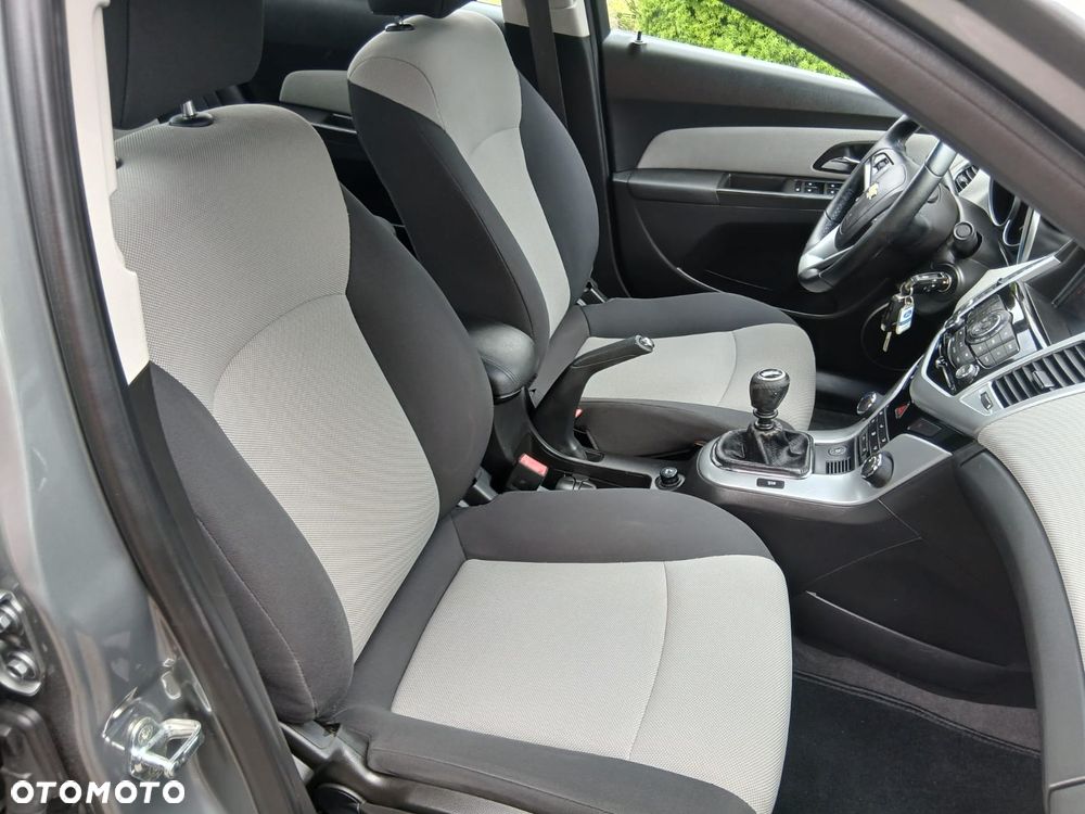 Chevrolet Cruze 1.8 LT+ - 28