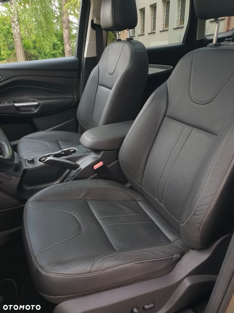 Ford Kuga 2.0 TDCi 4x4 Titanium - 24