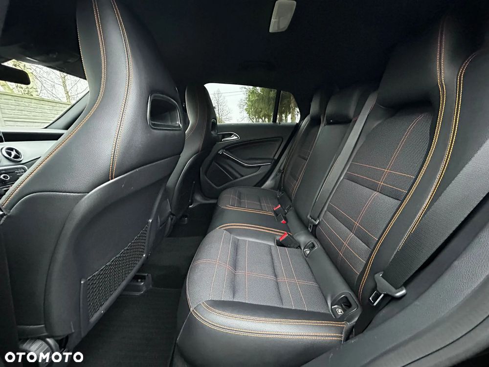 Mercedes-Benz CLA 220 (CDI) d 4Matic 7G-DCT Urban - 16