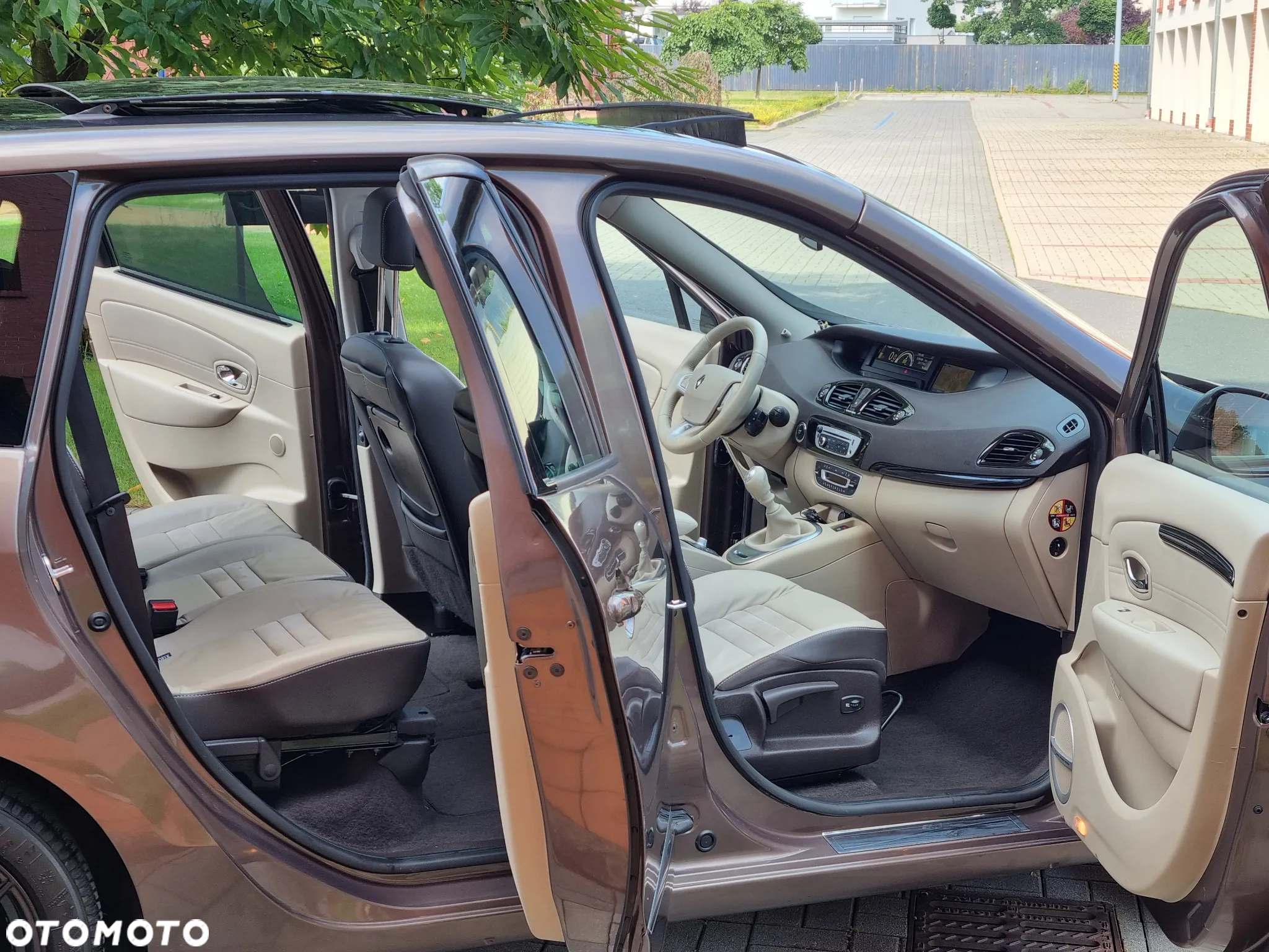 Renault Grand Scenic Gr 1.4 16V TCE Bose Edition - 17