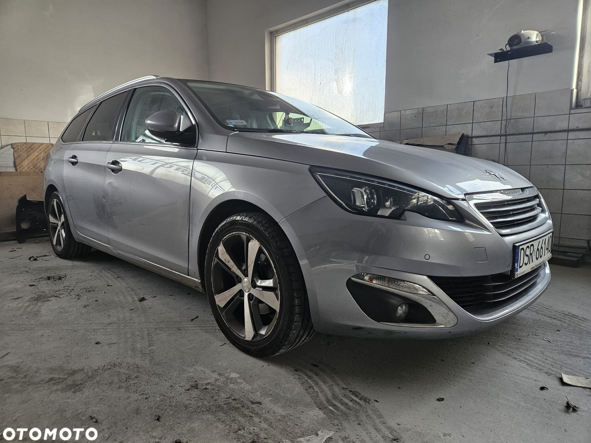 Peugeot 308 SW 1.2 PureTech Allure S&S - 6