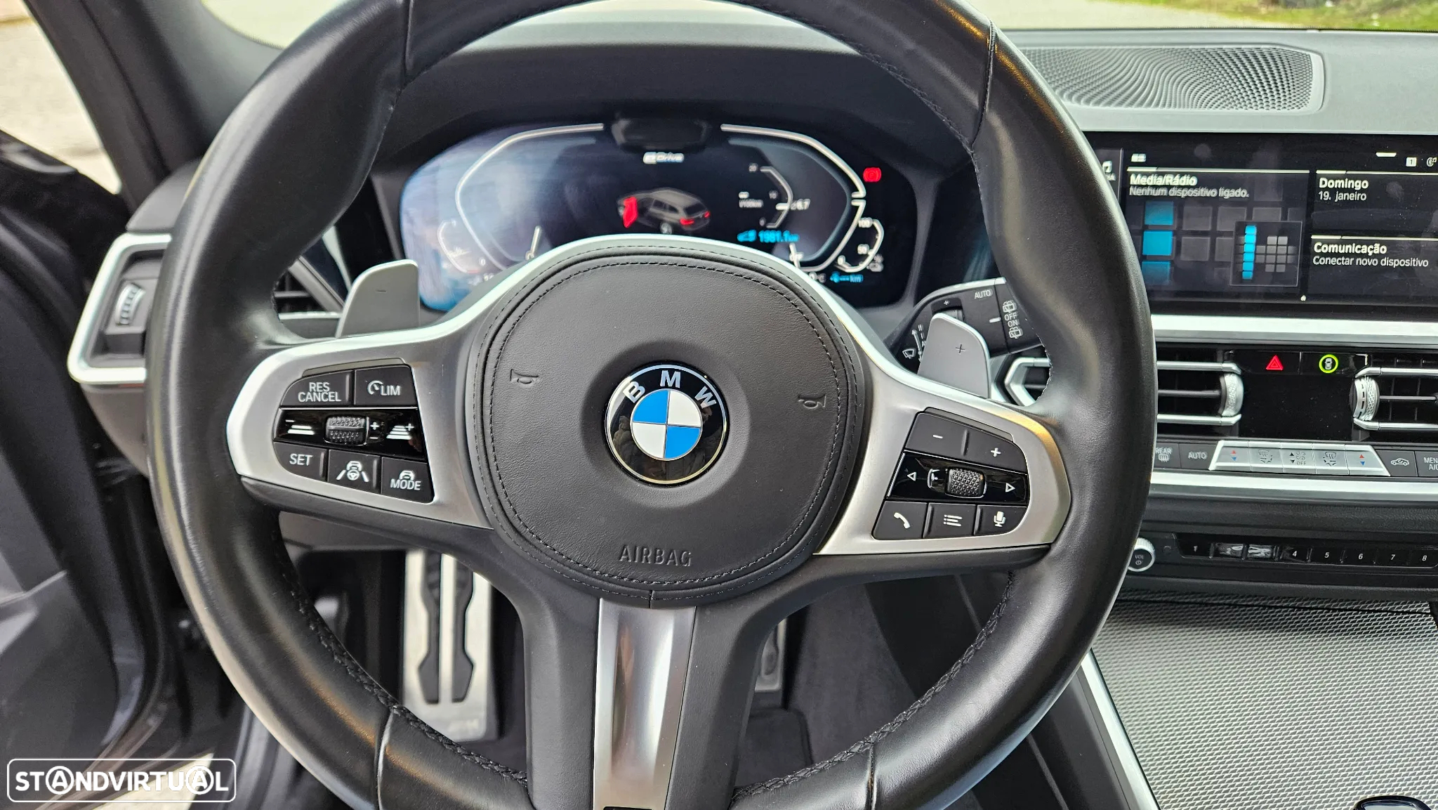 BMW 330 e Touring Pack M Auto - 24
