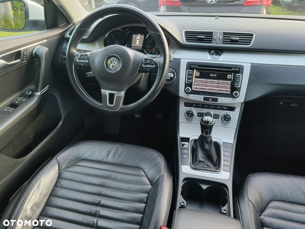 Volkswagen Passat - 7