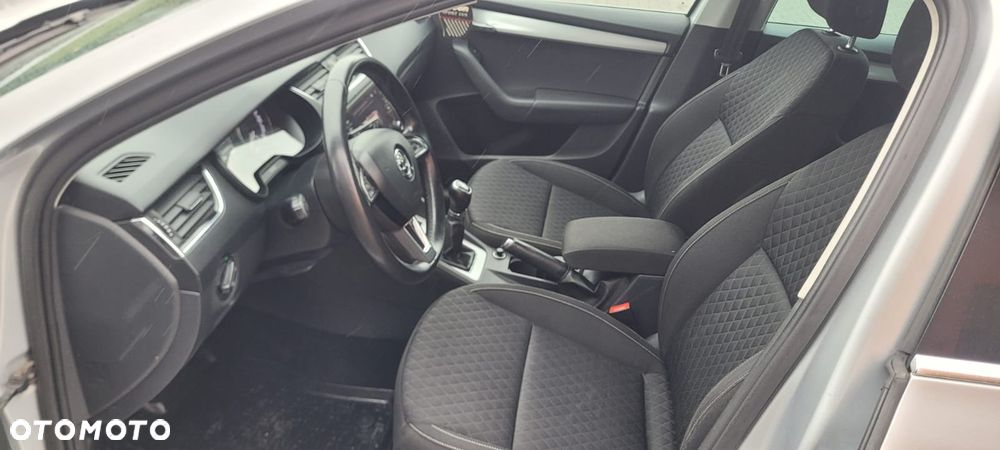 Skoda Octavia 2.0 TDI Drive - 7
