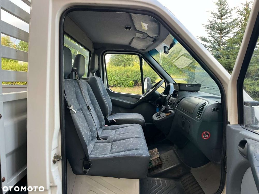 Mercedes-Benz Sprinter - 17