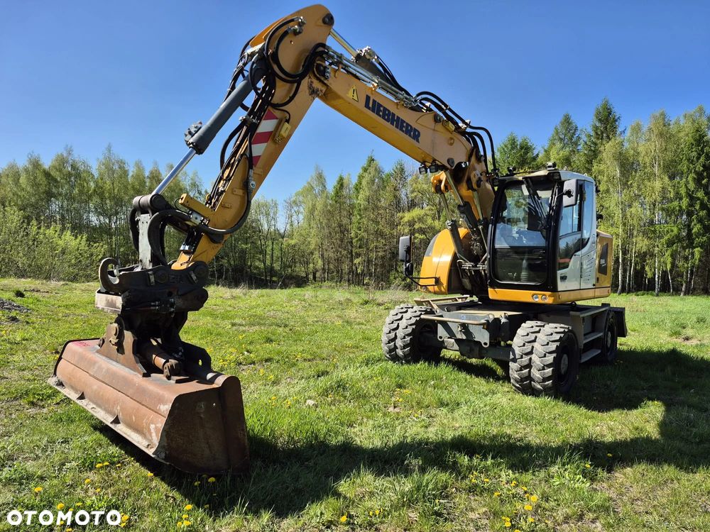 Liebherr A914 - 3