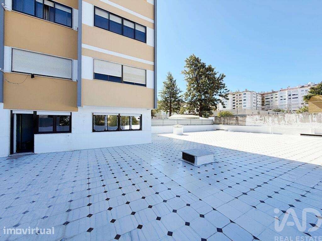 Apartamento T2 em Massamá e Monte Abraão de 95,5 m2 - Grande imagem: 4/40